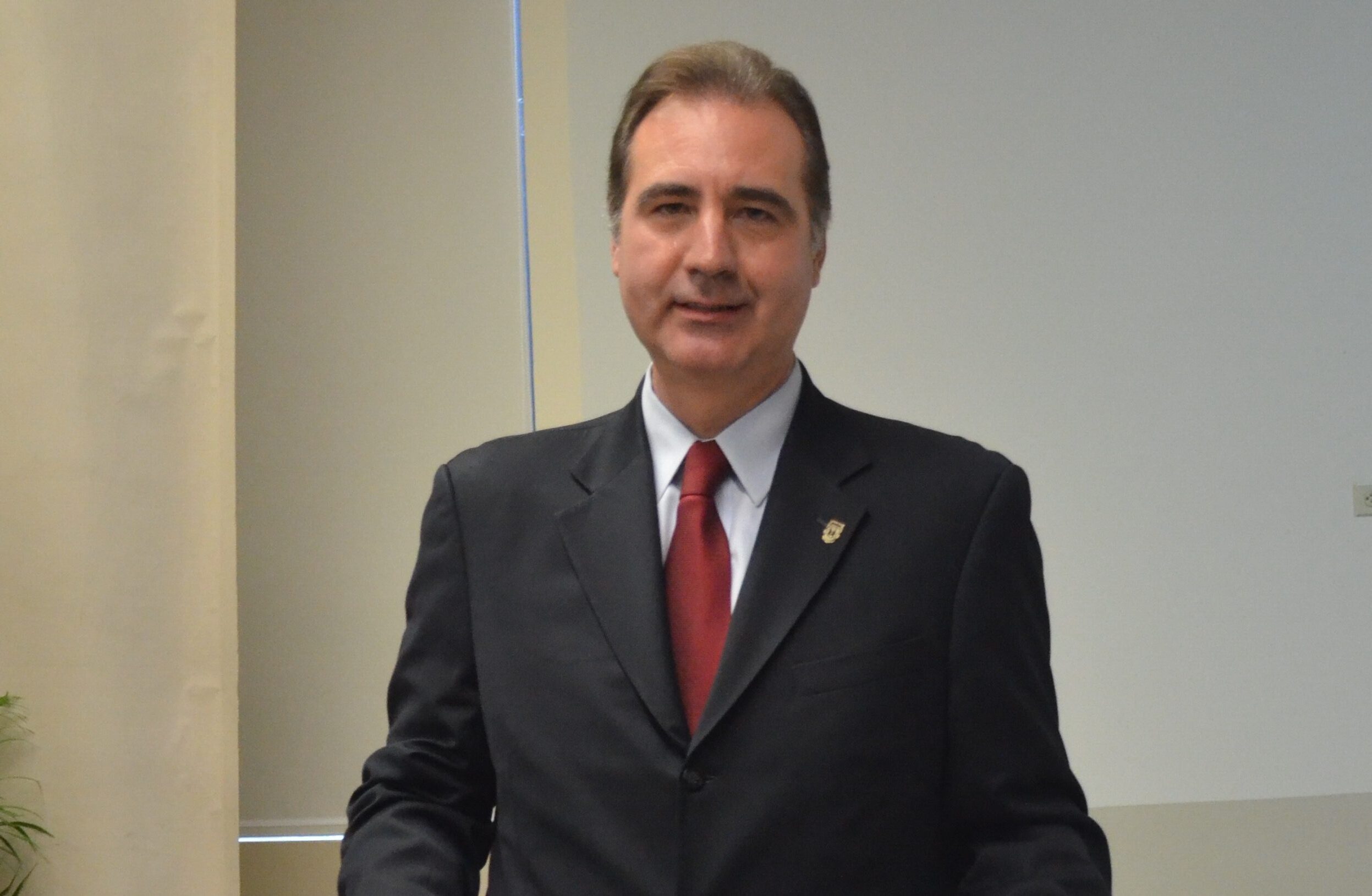 Egresado cimarrón recibe el Doctorado Honoris Causa por la BUAP