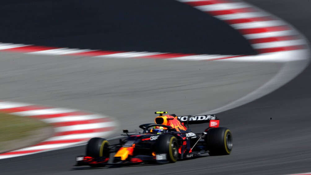 Checo Pérez terminó cuarto en el Gran Premio de Portugal